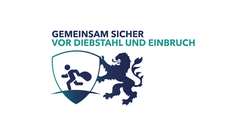 Gemeinsam Sicher vor Diebstahl und Einbruch Das Logo stellt einen aufsteigenden Hessenlöwen in blau unter dem Schriftzug Gemeinsam Sicher vor Diebstahl und Einbruch dar, der einen Schild mit Blasonierung hält, die einen davoneilenden Ganoven mit Beutesack zeigt